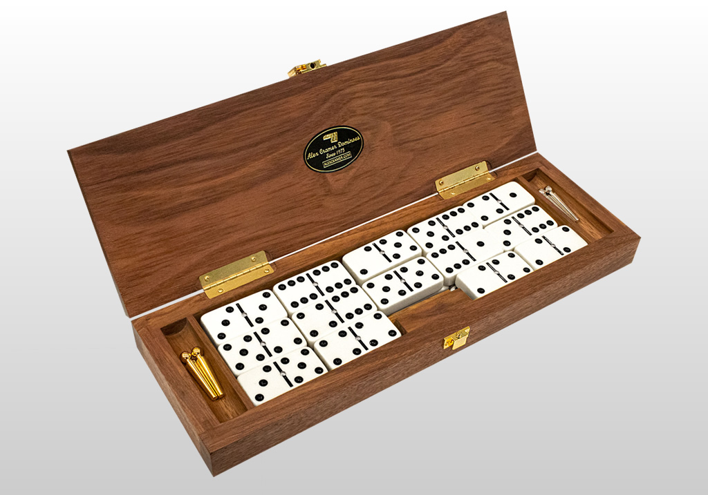 Alex Cramer: #950 Le Club With Spinners Tournament Domino Set